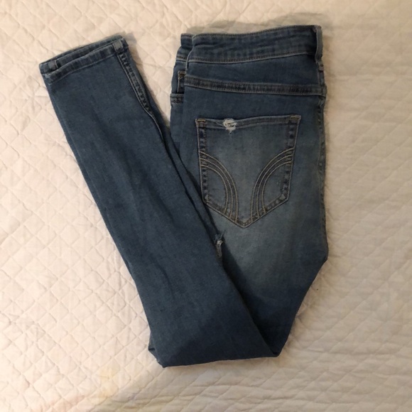 Hollister Distressed Skinny Jeans - Picture 2 of 3